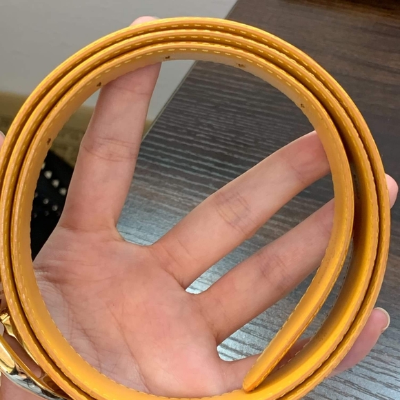 Luis Vuitton Yellow Epi Belt Size 85 or 34 in. Authentic - Picture 4 of 11